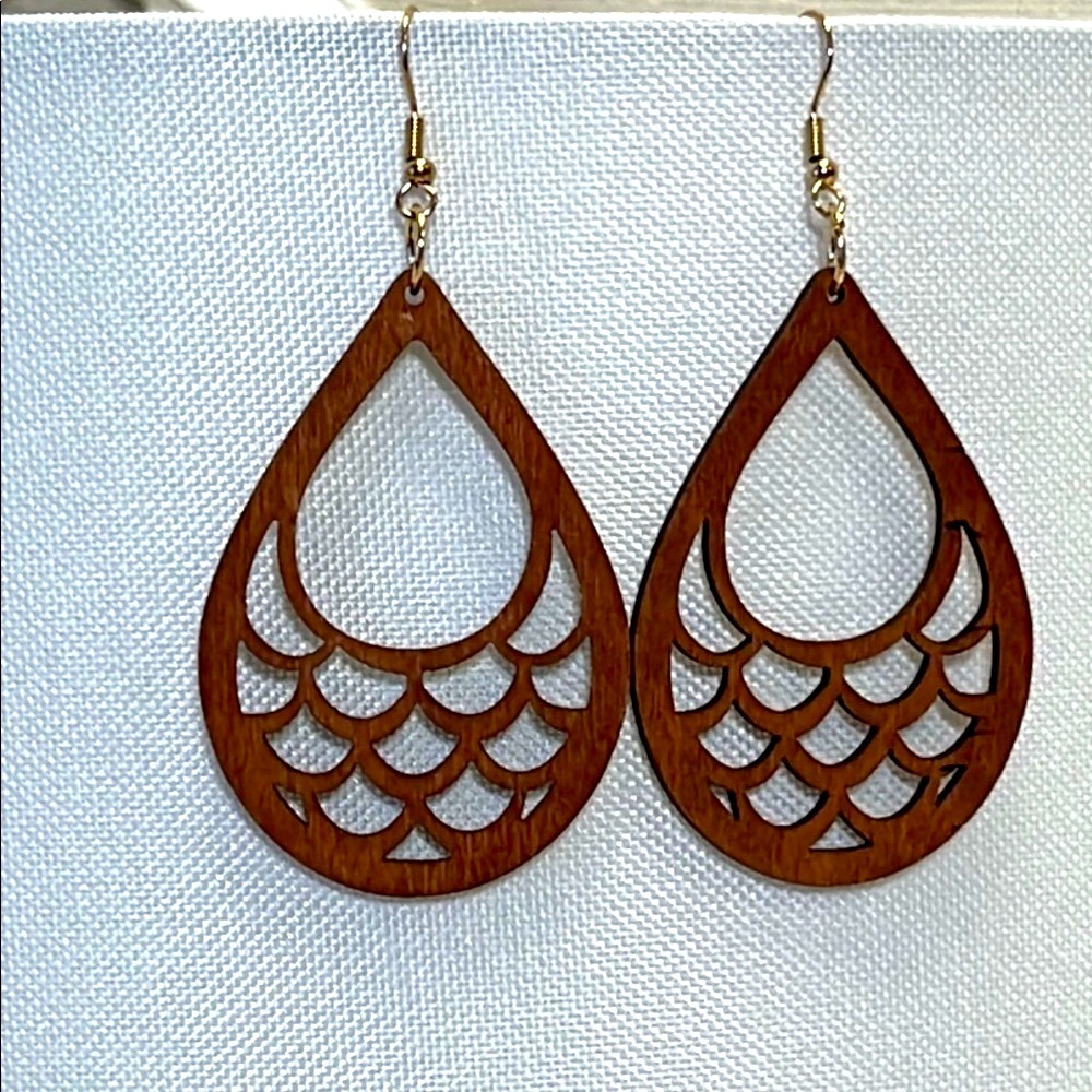 Elegant Brown Teardrop Earrings